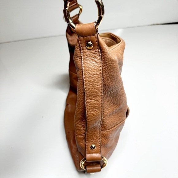 MICHAEL KORS "Fulton" Genuine Pebbled Leather Medium-to-Large Tan Shoulder Bag - Picture 5 of 11
